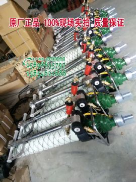 點擊查看詳細(xì)信息<br>標(biāo)題：發(fā)往山西太原MQT-120/2.3氣動錨桿鉆機及配件 閱讀次數(shù)：1976